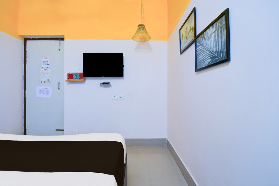 super hotel o swaranpuri near kiit square