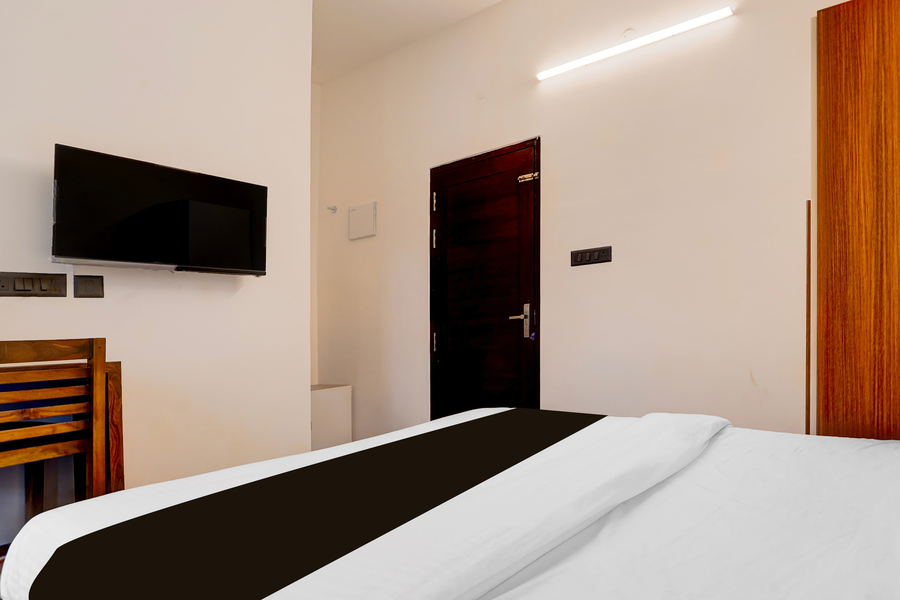 super hotel o gandhi nagar near south railway backgate