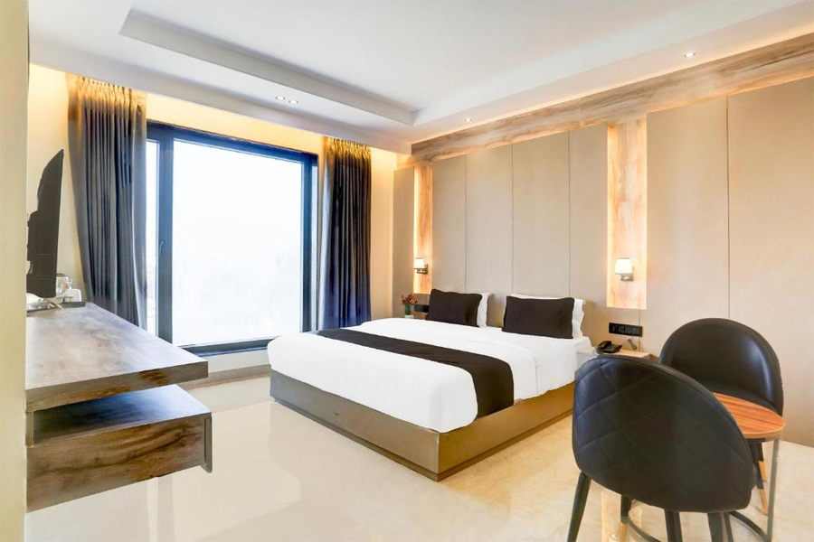 super townhouse isbt dehradun