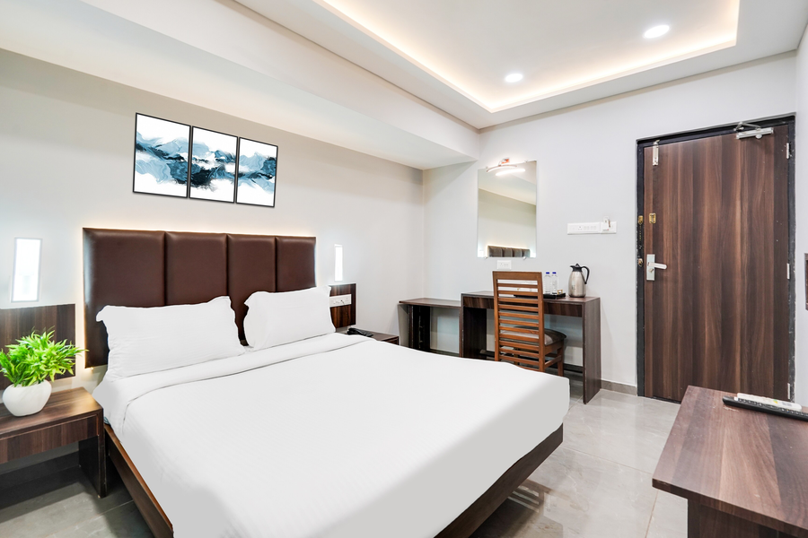 palette country club surat