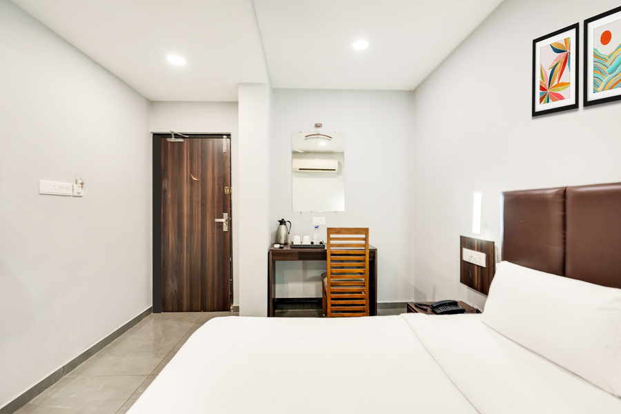 palette country club surat