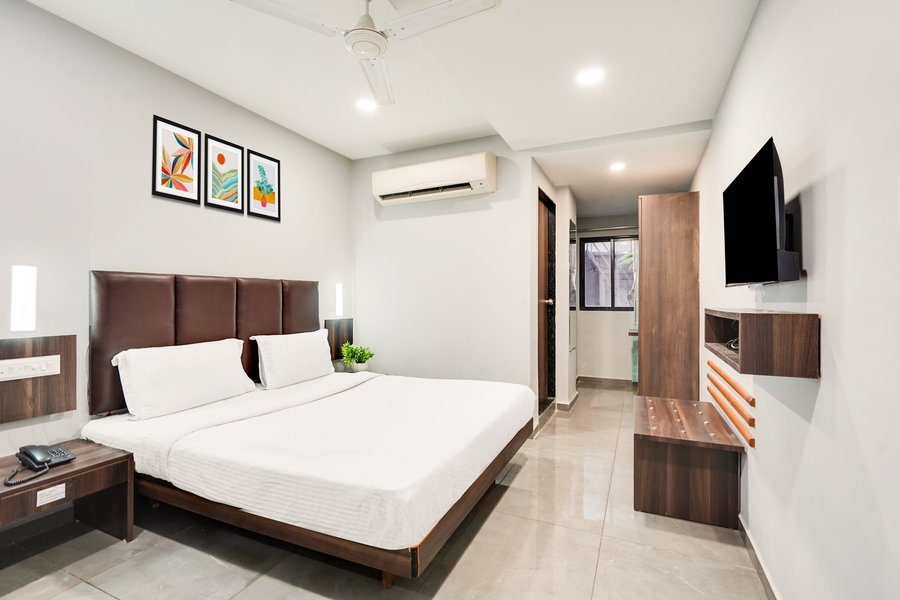 palette country club surat