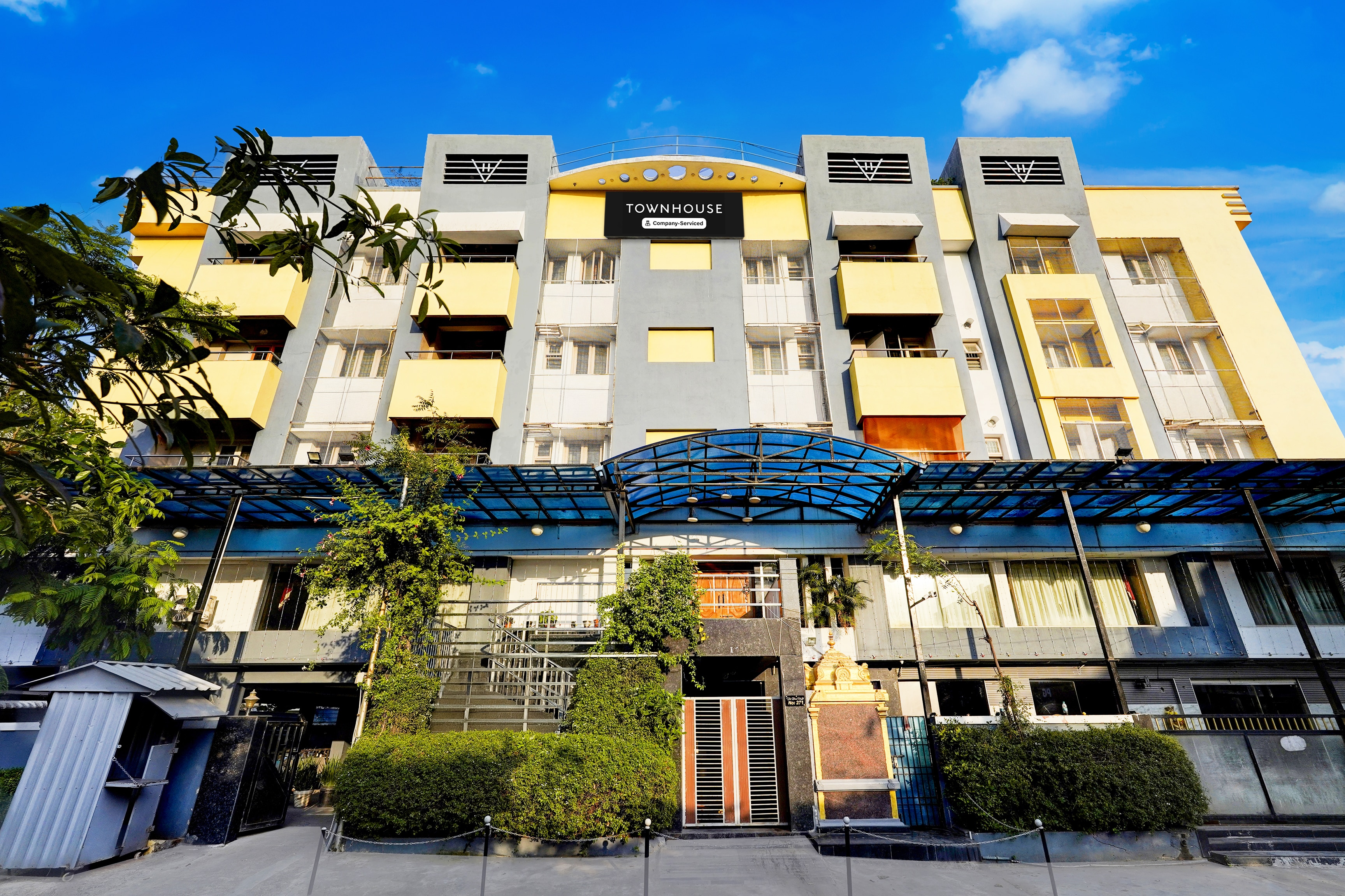 Super Townhouse Pallikarani Near Balaji Dental College,,3 star