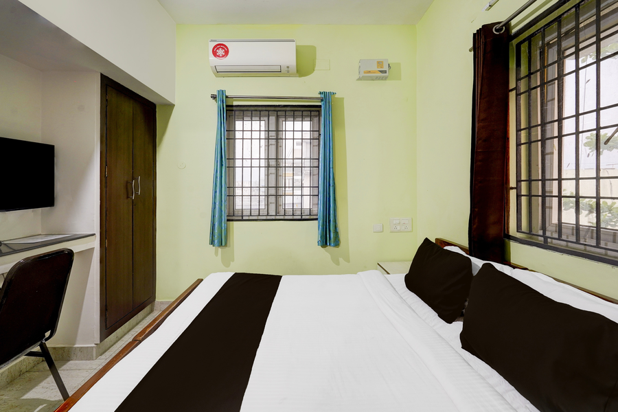 super townhouse pallikarani near balaji dental college