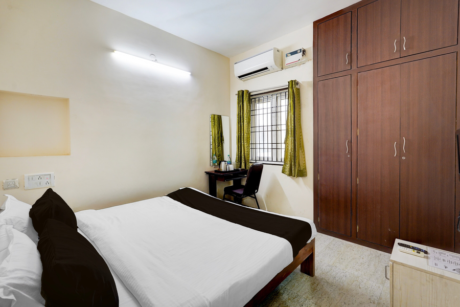 super townhouse pallikarani near balaji dental college