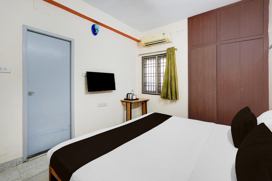 super townhouse pallikarani near balaji dental college