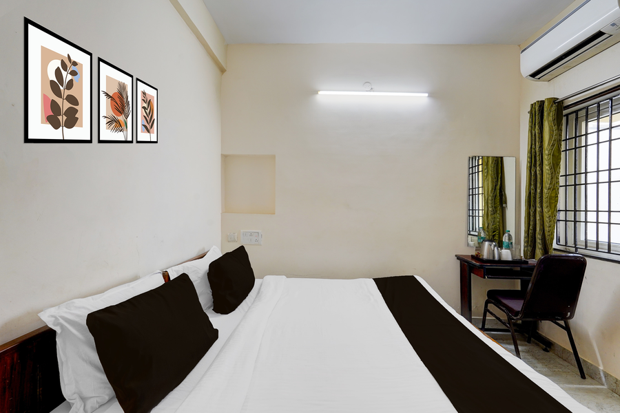 super townhouse pallikarani near balaji dental college