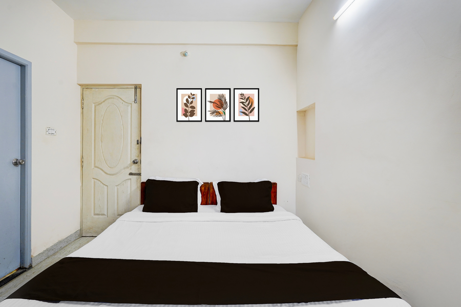 super townhouse pallikarani near balaji dental college