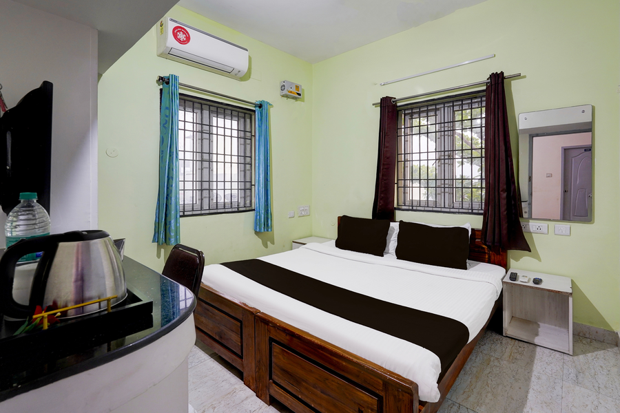 super townhouse pallikarani near balaji dental college