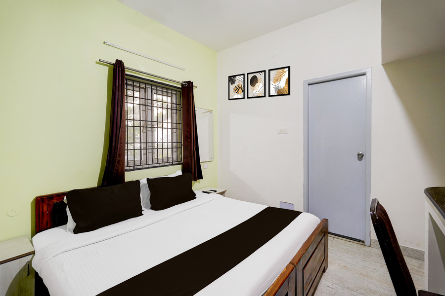 super townhouse pallikarani near balaji dental college