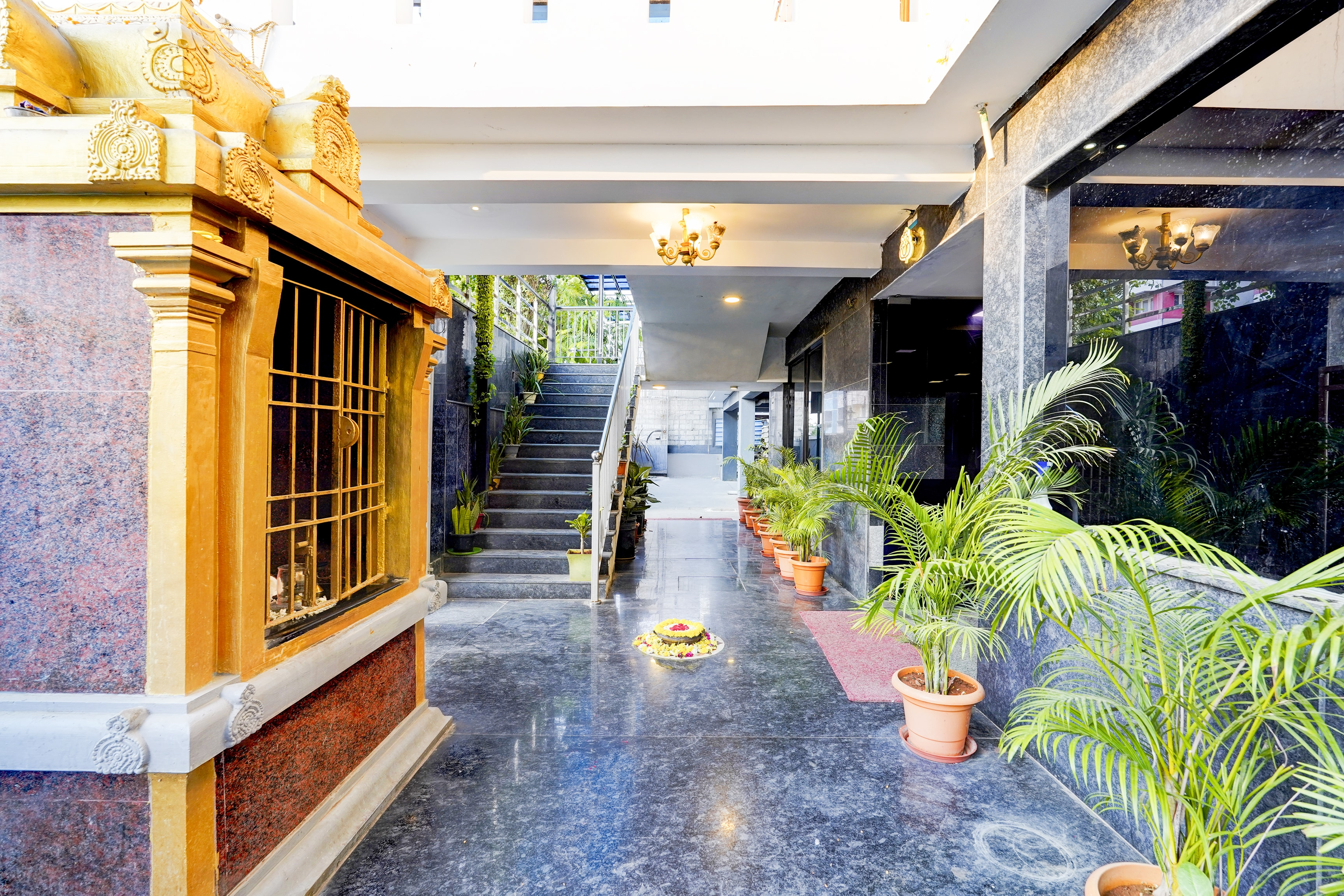 Super Townhouse Pallikarani Near Balaji Dental College,,3 star