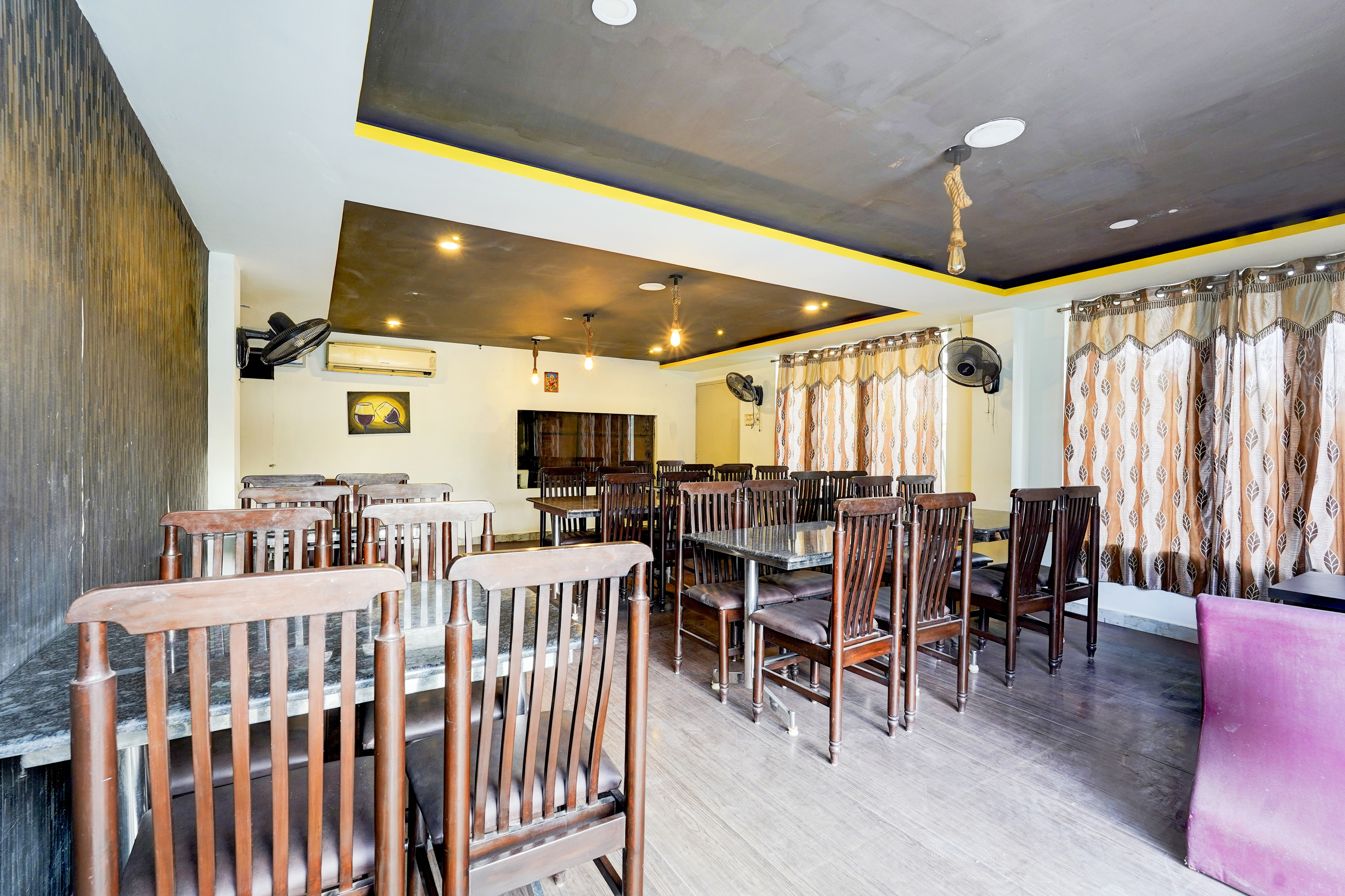 Super Townhouse Pallikarani Near Balaji Dental College,,3 star