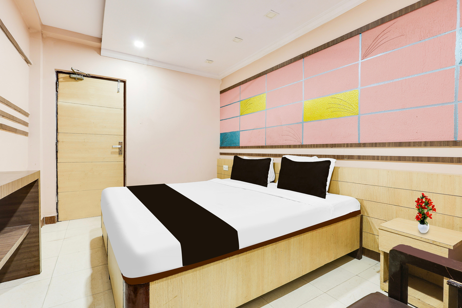 super hotel o port road near poorna market