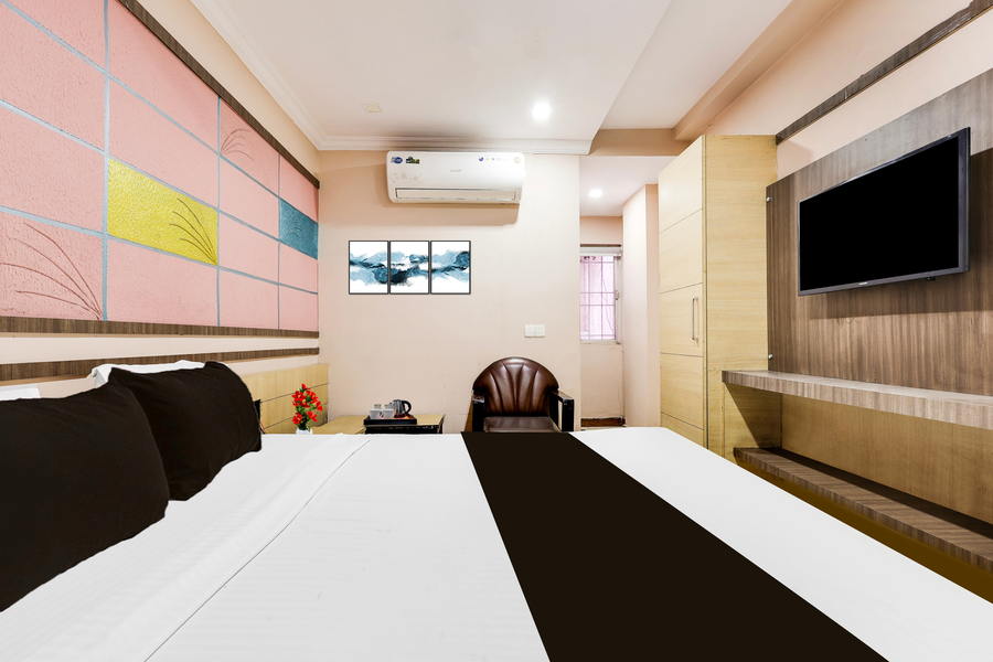 super hotel o port road near poorna market