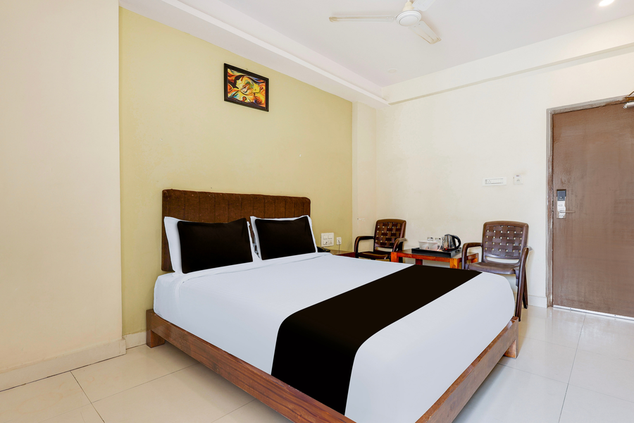 super townhouse dwarka nagar near ramatalkies