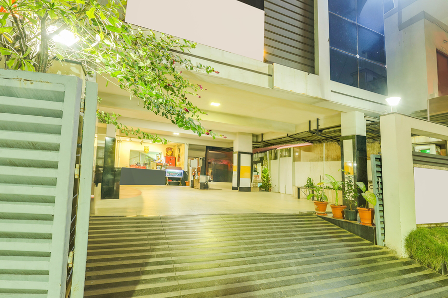 super townhouse dwarka nagar near ramatalkies