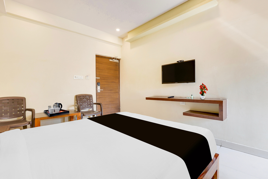 super townhouse dwarka nagar near ramatalkies