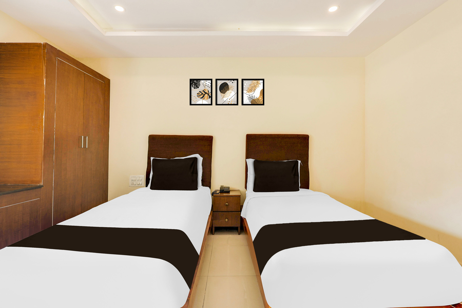 super townhouse dwarka nagar near ramatalkies