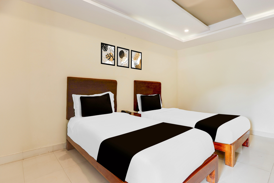 super townhouse dwarka nagar near ramatalkies