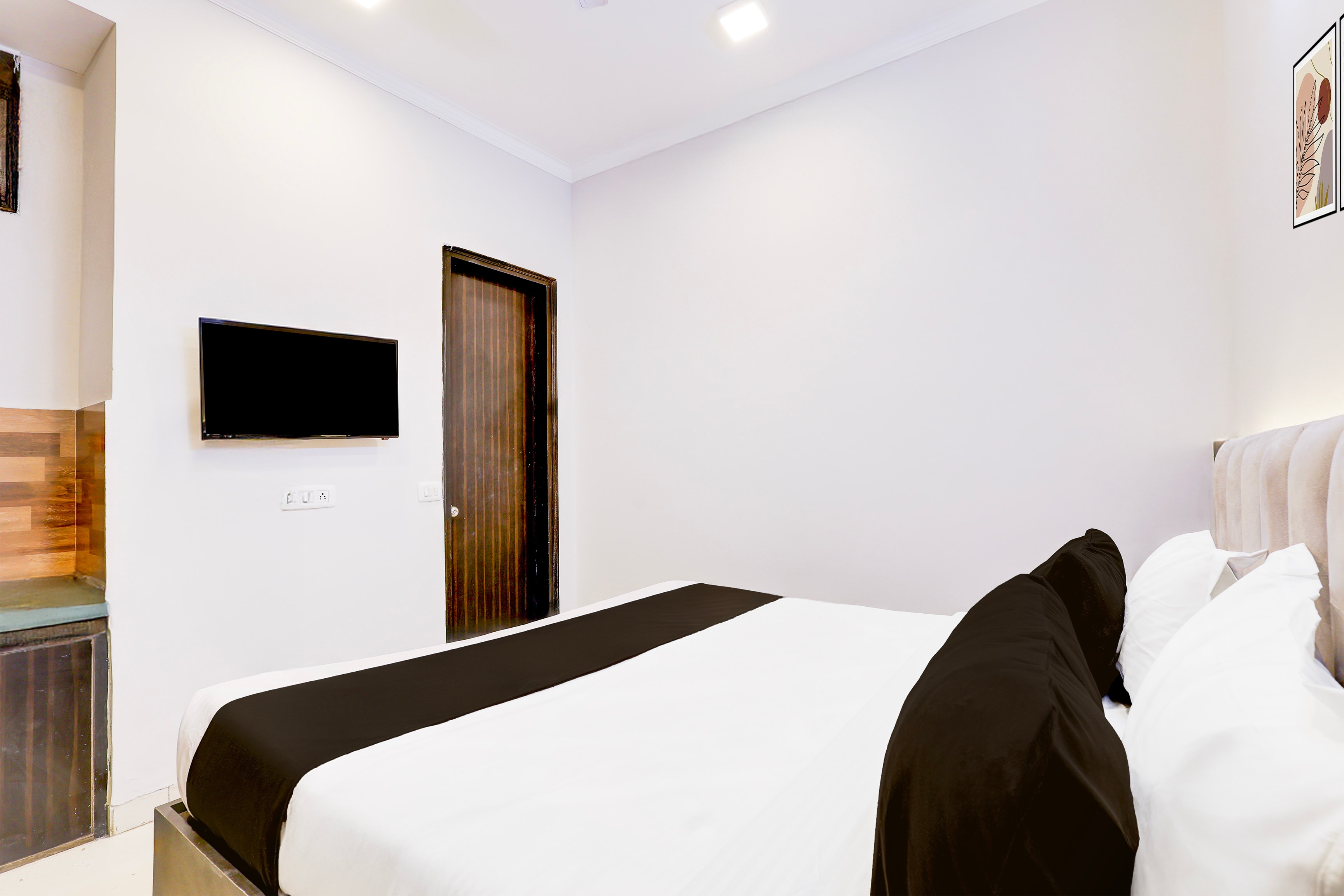 super hotel o rangpuri mahipalpur