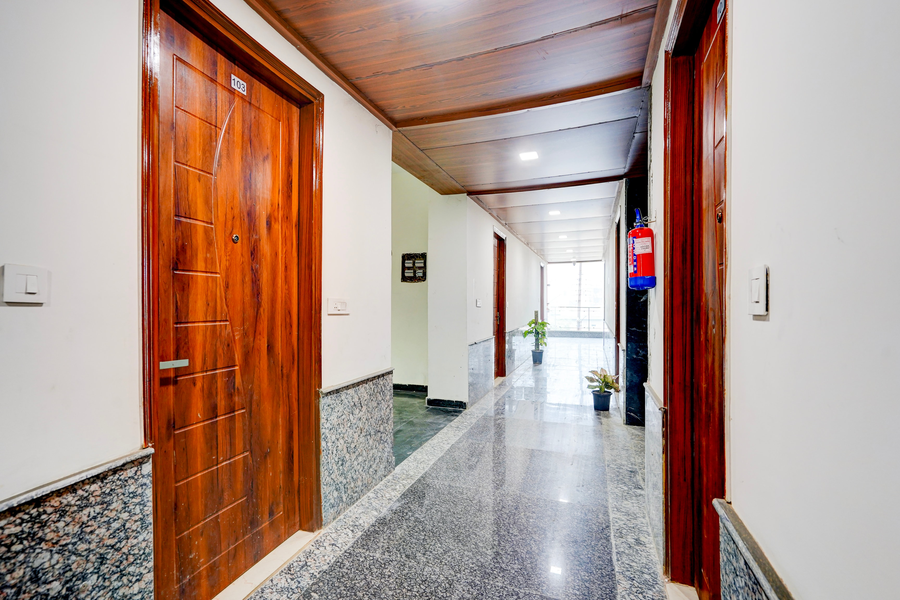 super townhouse sector 93 noida expressway