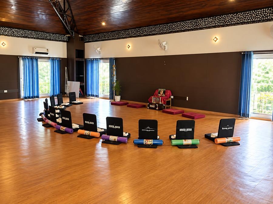 Hotel Moksha,Swargashram Rd, Near Geeta Ashram, Swarg Ashram, Rishikesh, Uttarakhand 249304,4 star