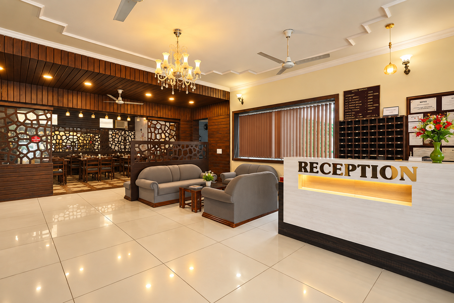 Hotel Moksha,Swargashram Rd, Near Geeta Ashram, Swarg Ashram, Rishikesh, Uttarakhand 249304,4 star