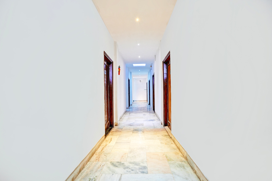 Collection O Hotel Midway,Lashkar,3 star