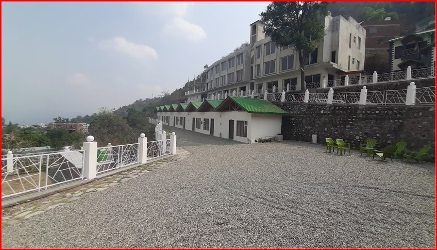 Aesquire Hotel,Bhowali Bhimtal Road,2 star