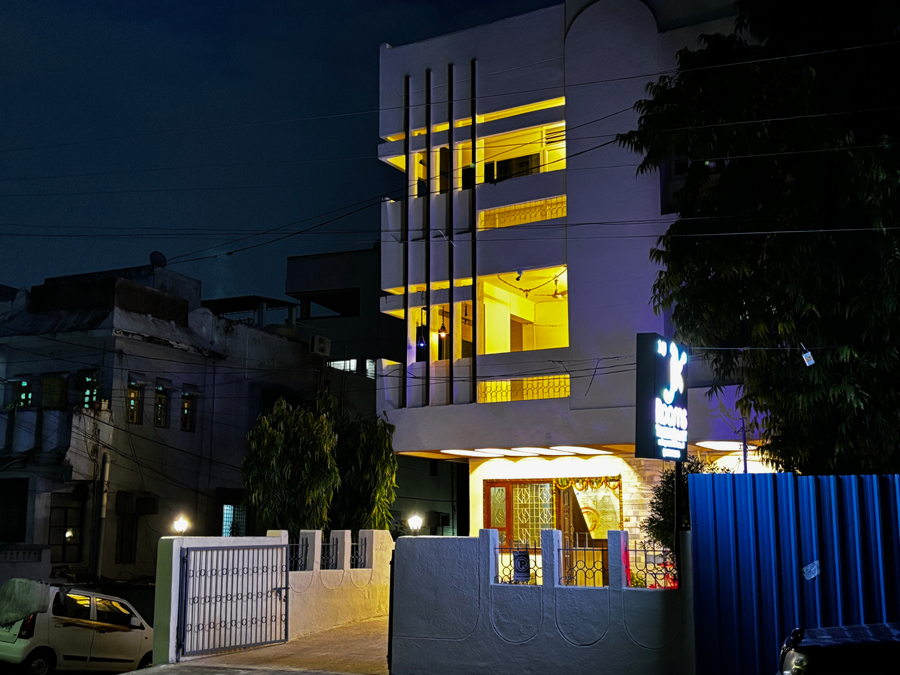 Jk Rooms 149 Thakur Galaxy,Sadar,3 star