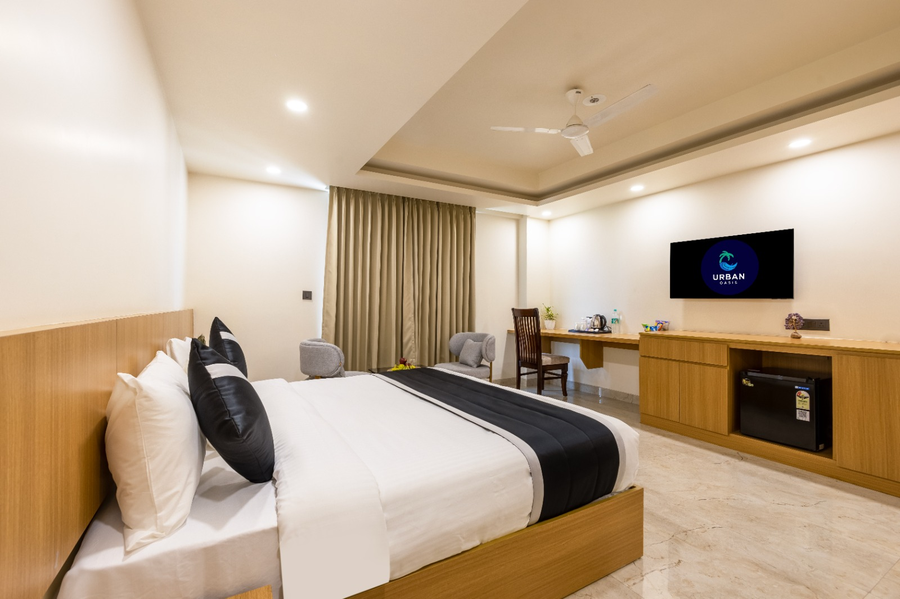 hotel urban oasis near millennium metro