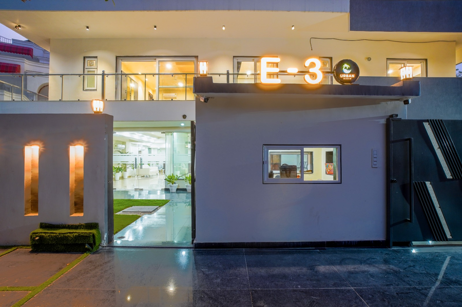 Hotel Urban Oasis Near Millennium Metro,Huda City Center,4 star