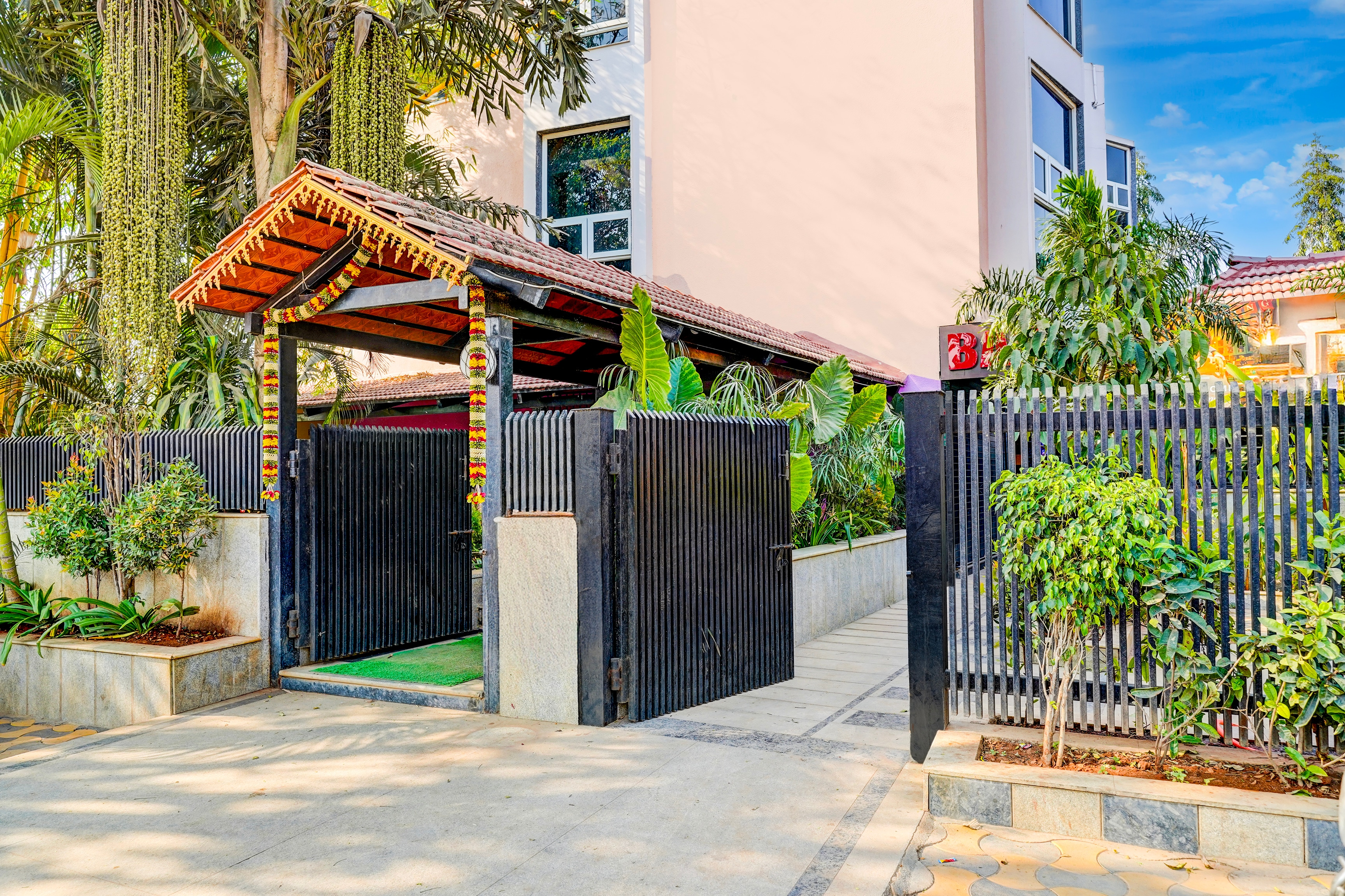 hotel o devangothi railway station banglore