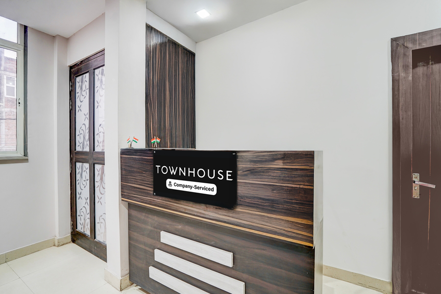 super townhouse faizabad road opp bbd university