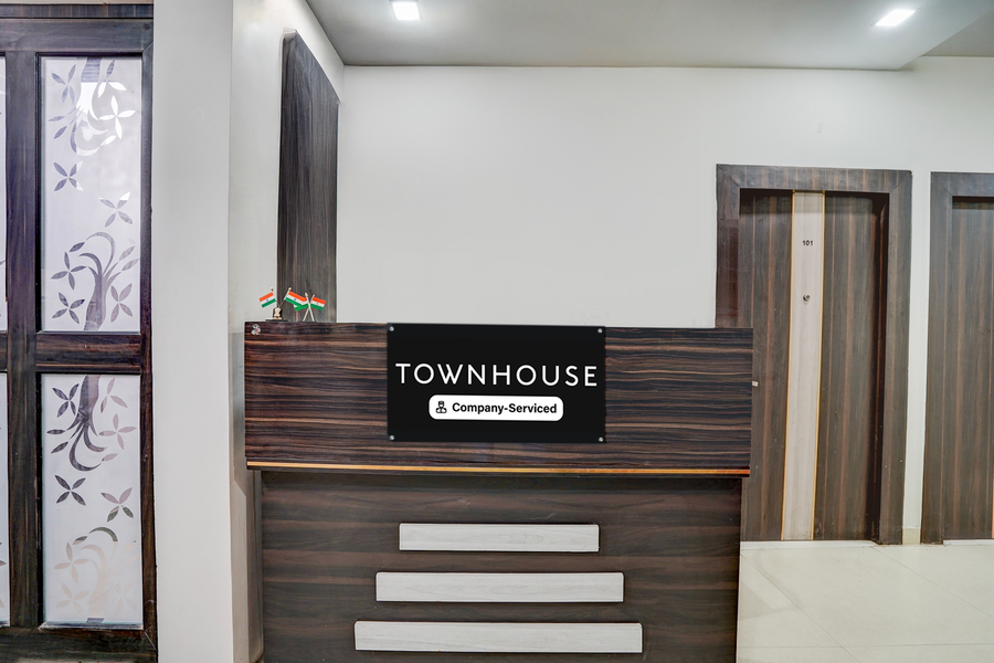 super townhouse faizabad road opp bbd university