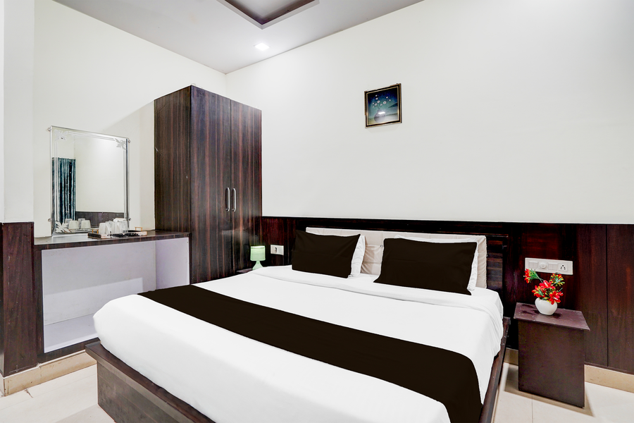 super townhouse faizabad road opp bbd university