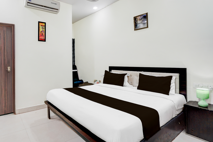 super townhouse faizabad road opp bbd university