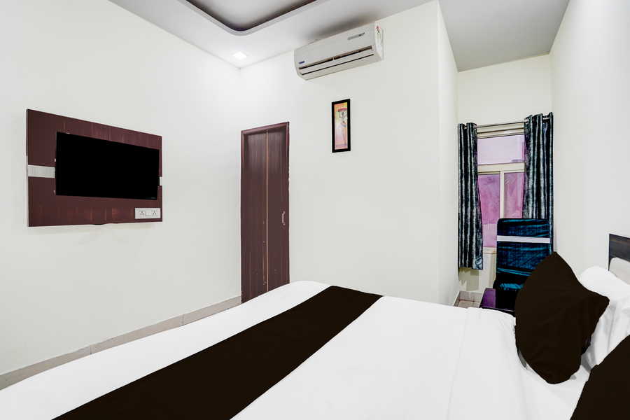 super townhouse faizabad road opp bbd university