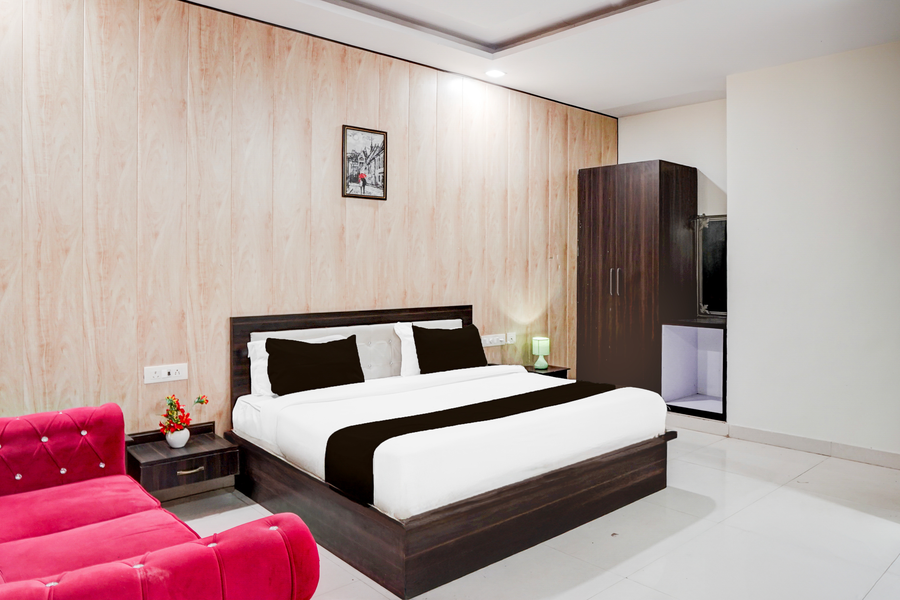 super townhouse faizabad road opp bbd university