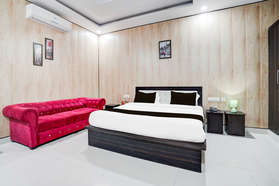 super townhouse faizabad road opp bbd university