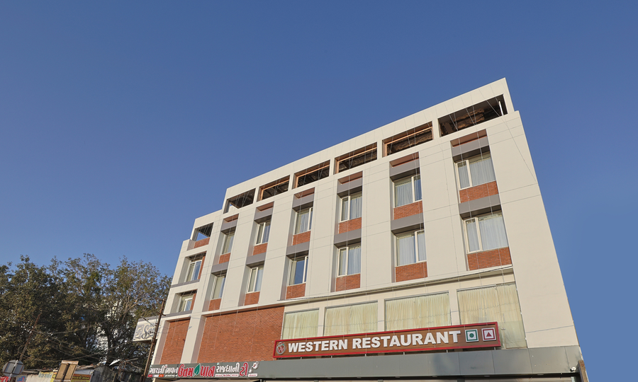 hotel sera vadodara