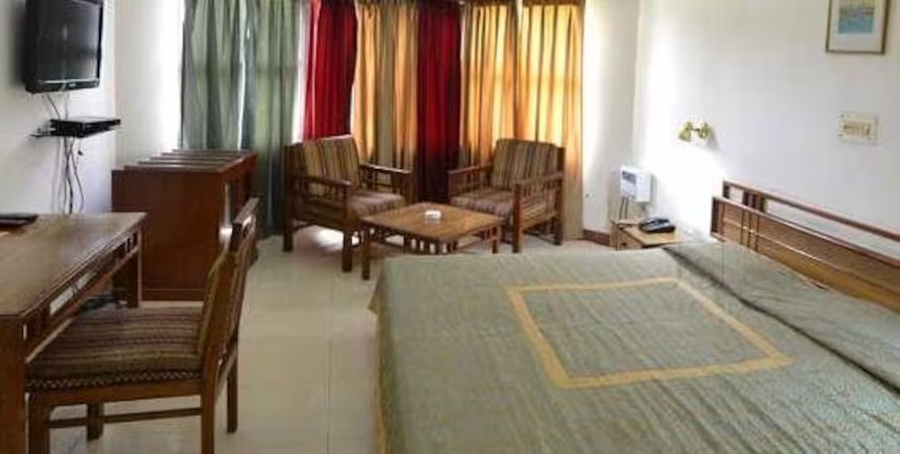 parakeet tourist resort