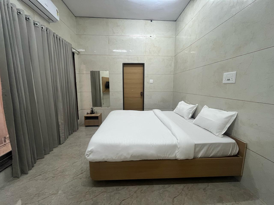 vrajvashi home stay dwarka