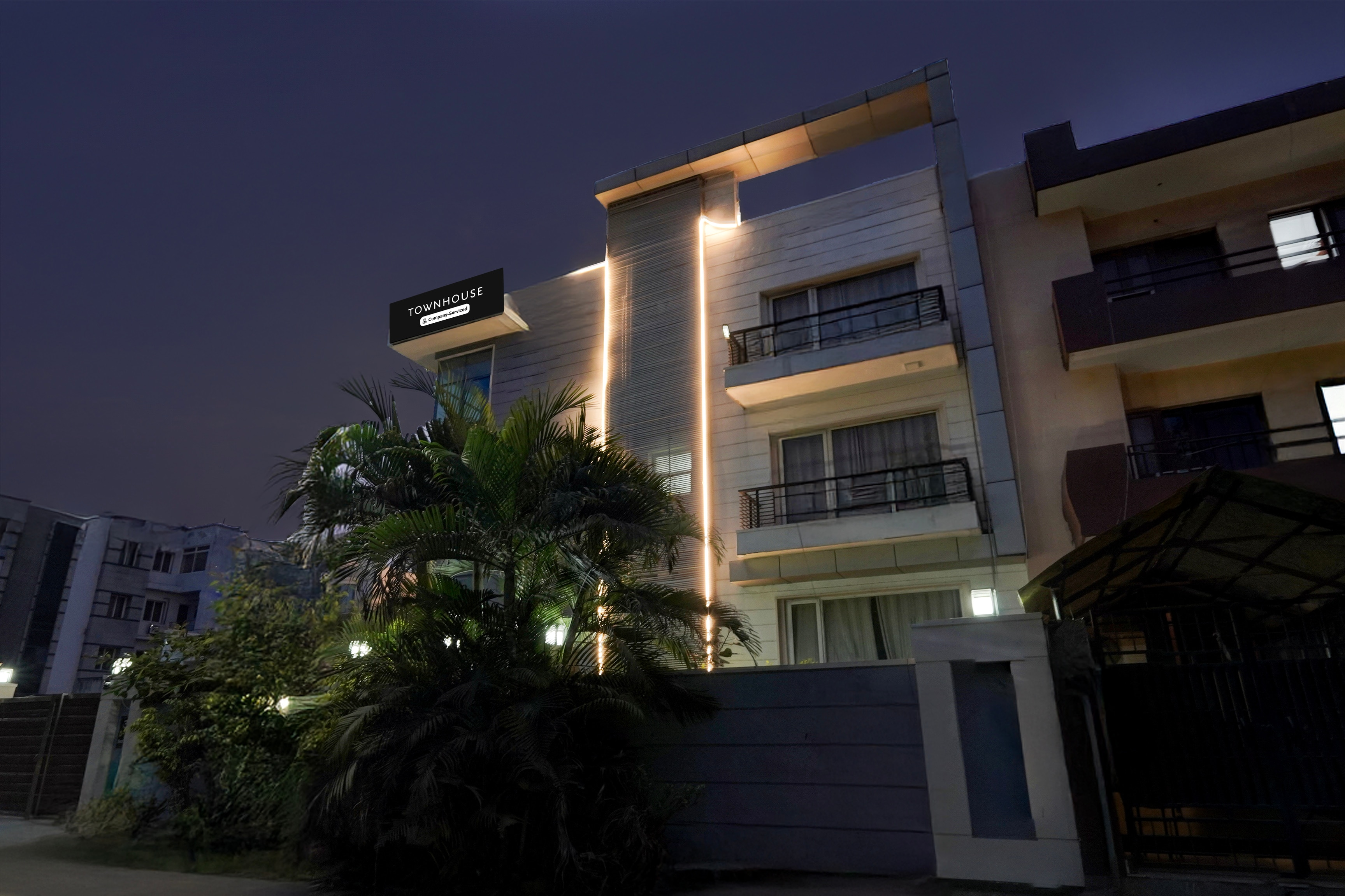 townhouse 1200 luxury suites inn
