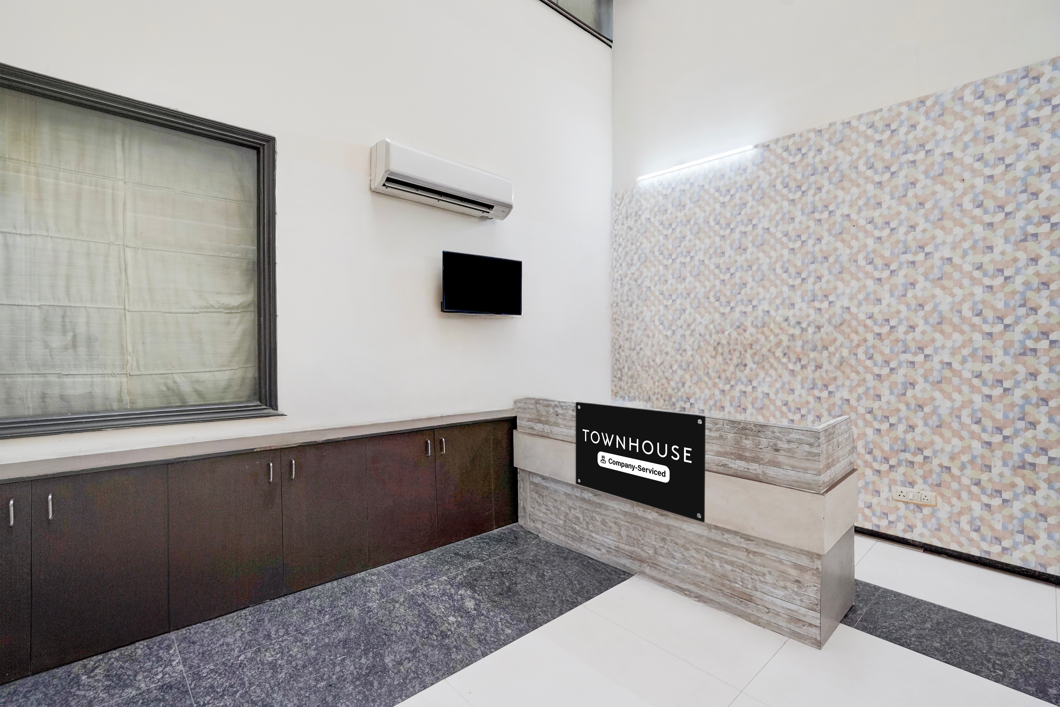 townhouse 1200 luxury suites inn