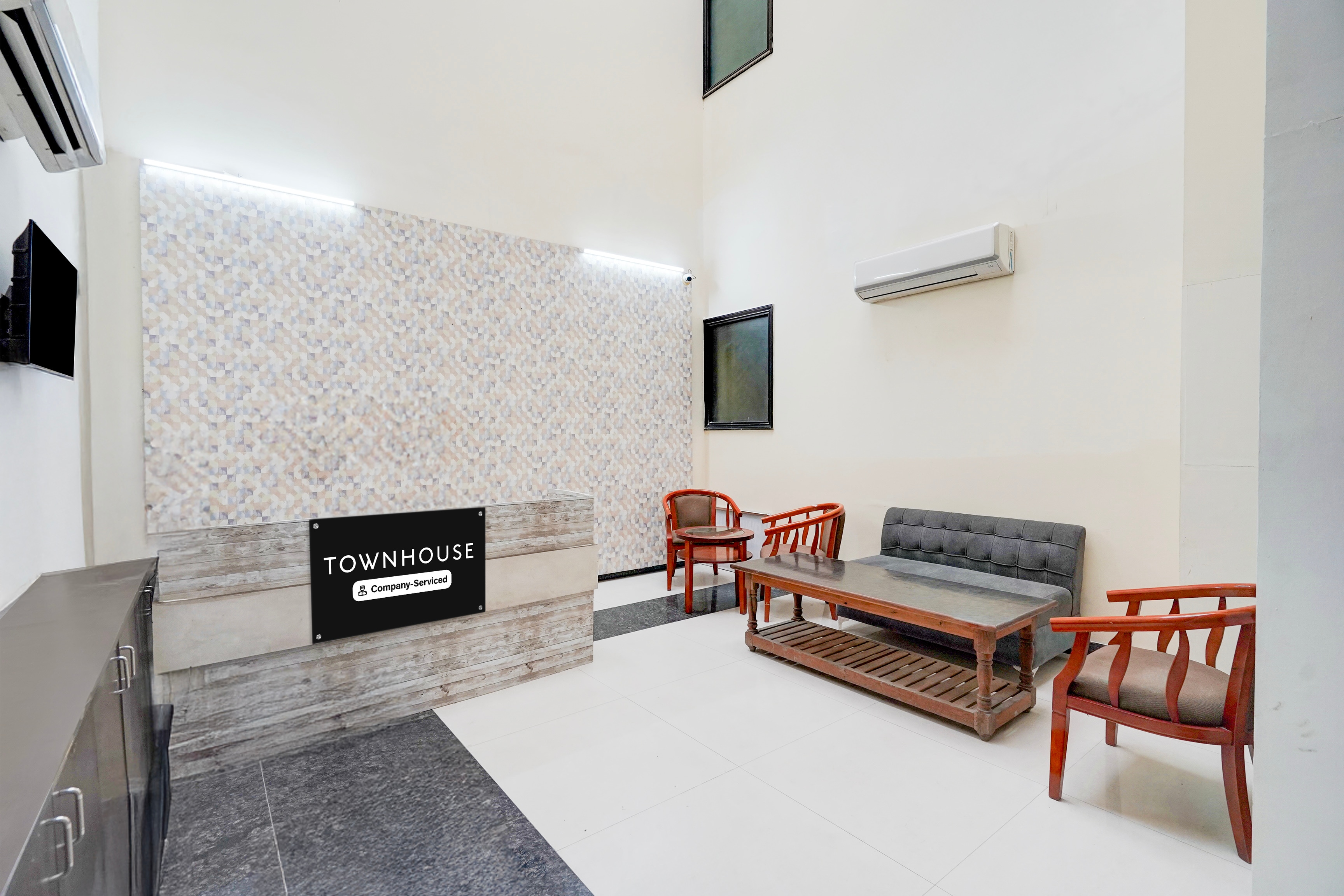 townhouse 1200 luxury suites inn