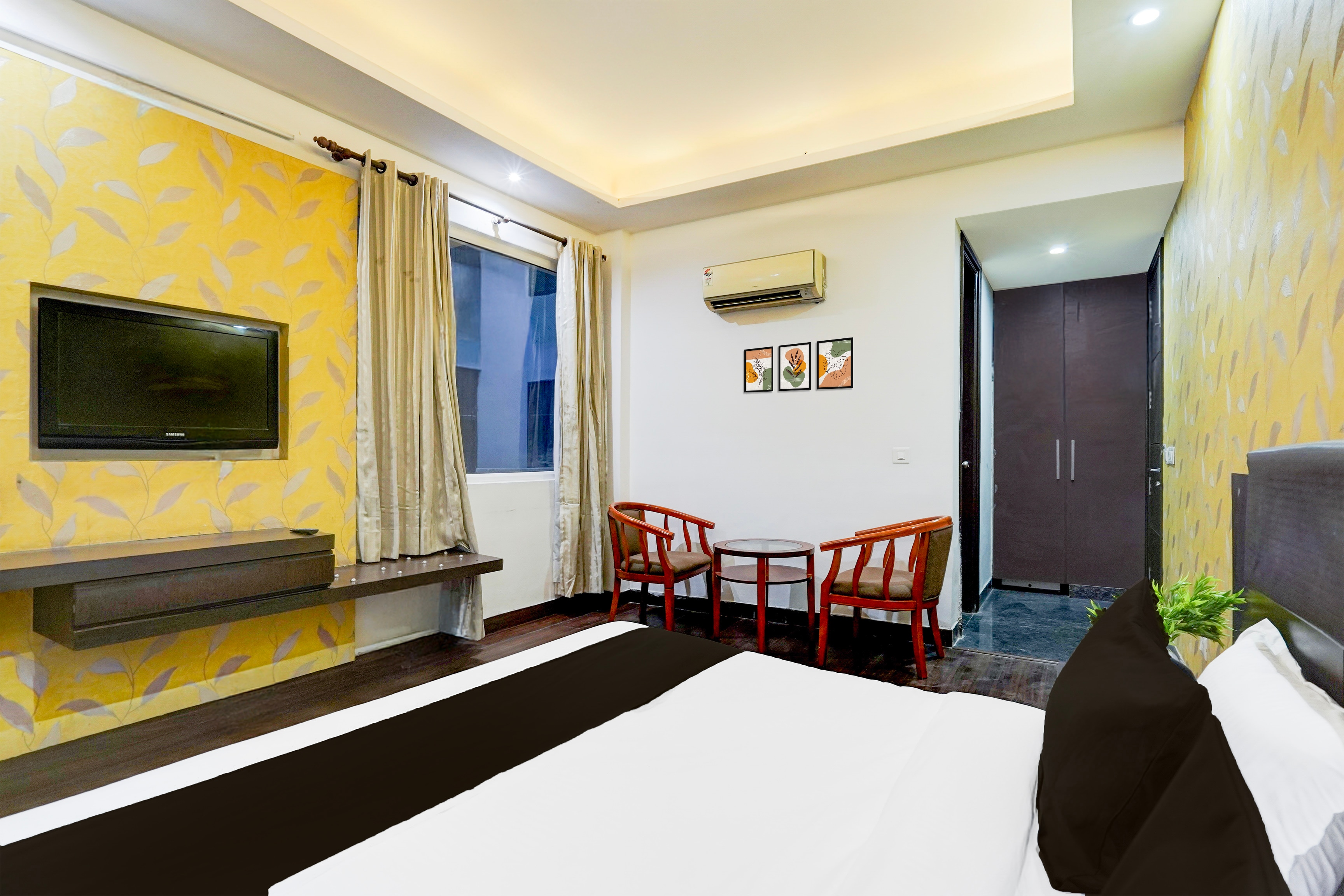 townhouse 1200 luxury suites inn