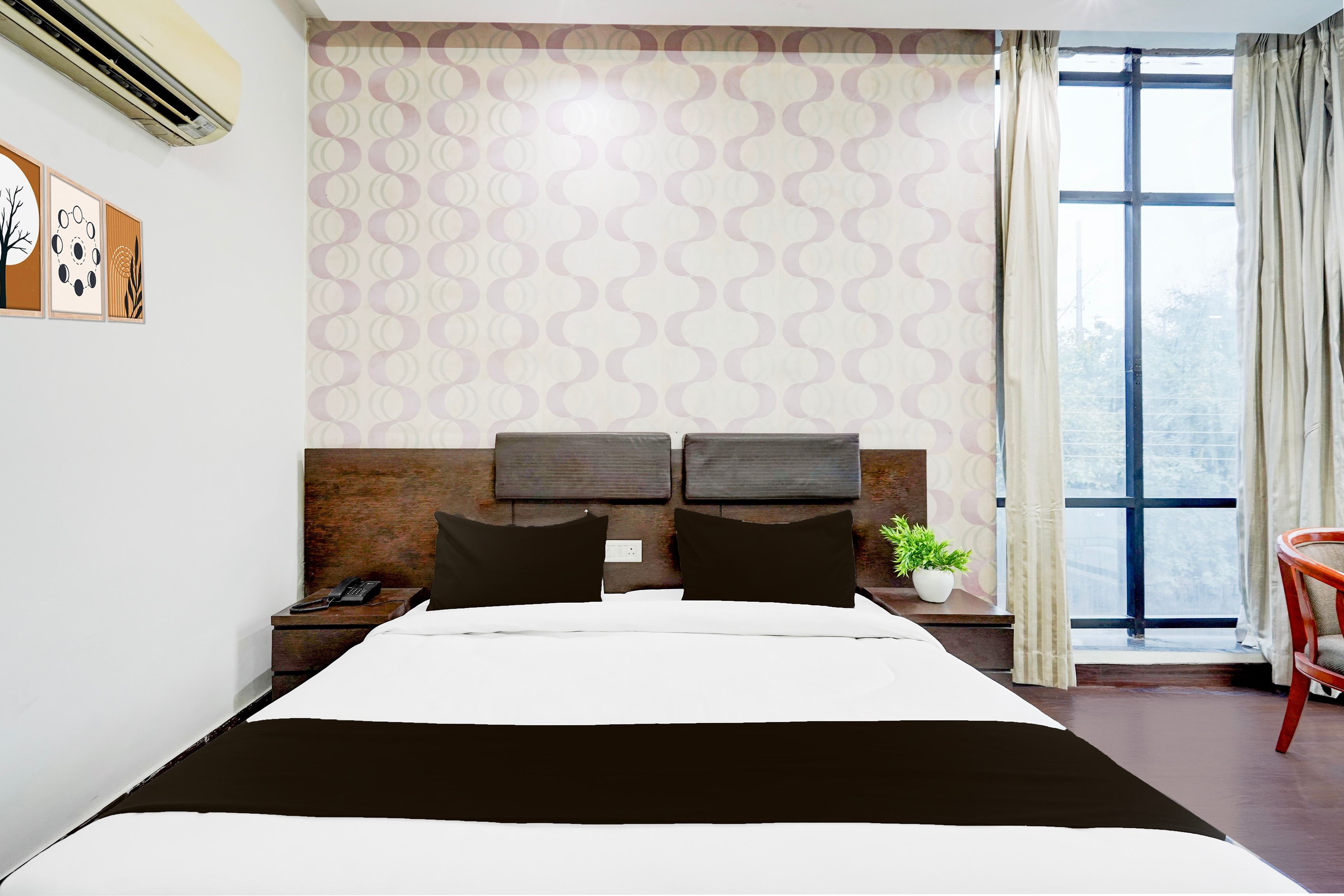 townhouse 1200 luxury suites inn
