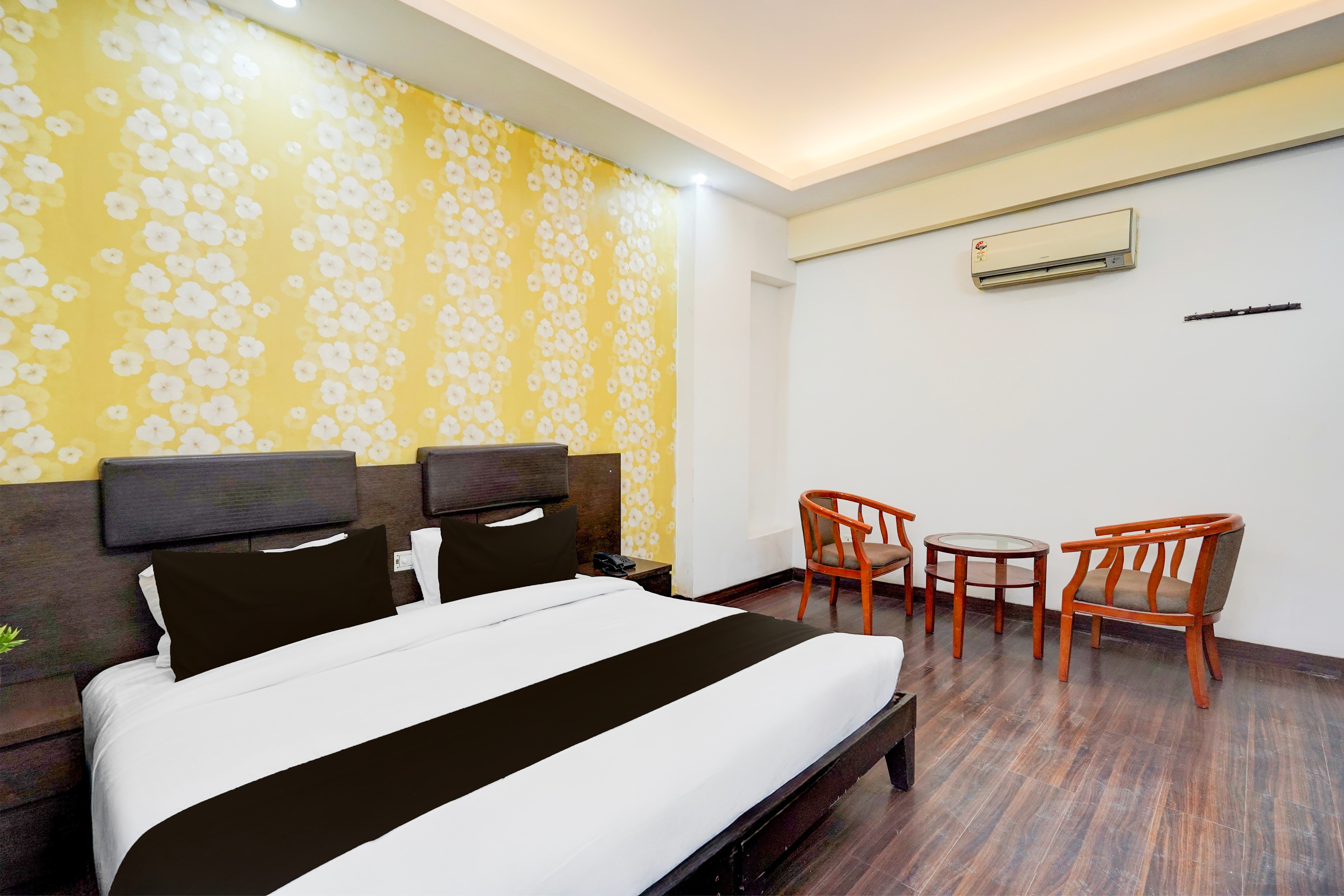 townhouse 1200 luxury suites inn
