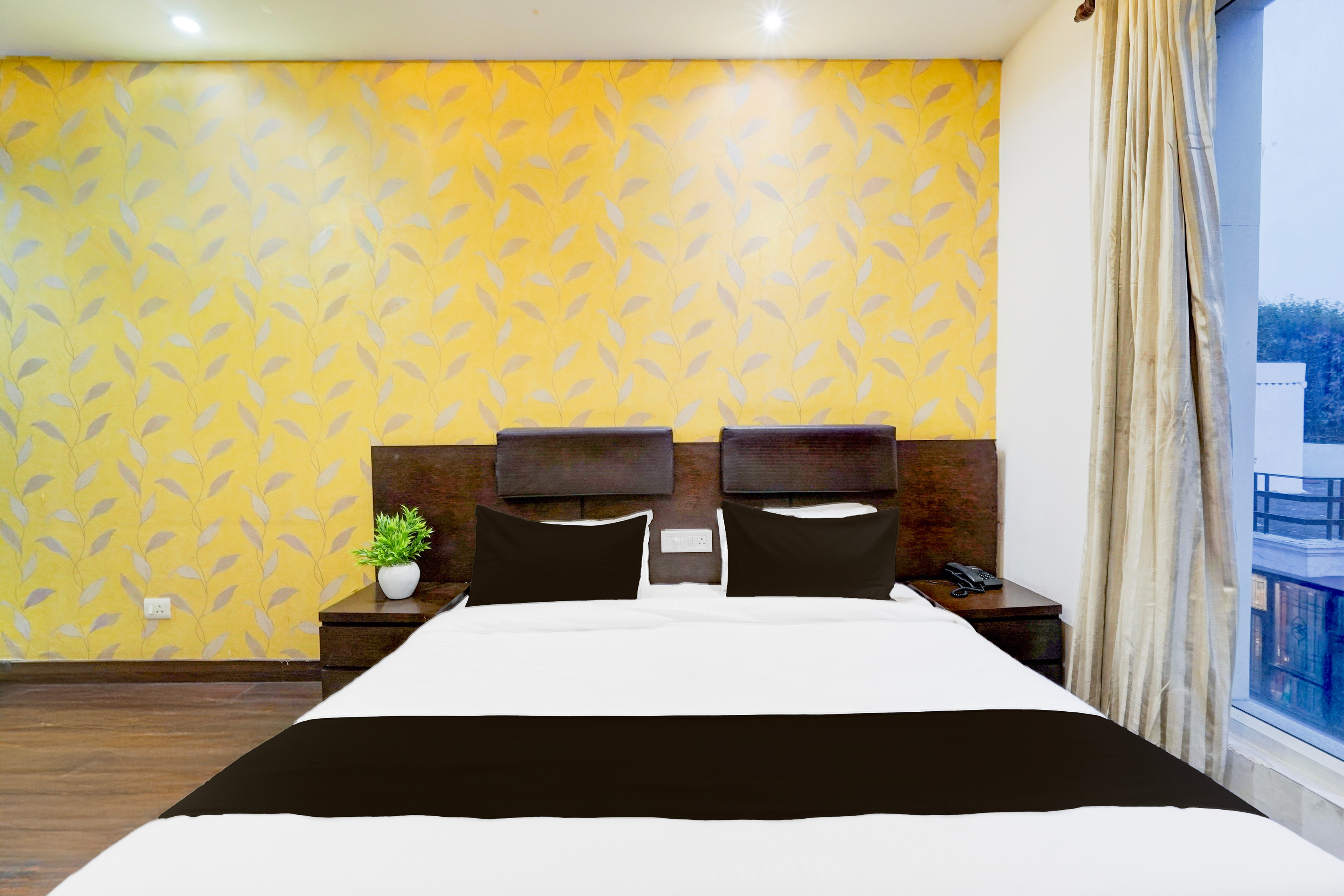 townhouse 1200 luxury suites inn